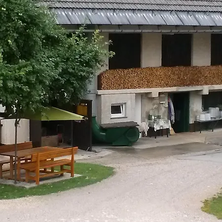 Apartmaji Matej Cvetek *